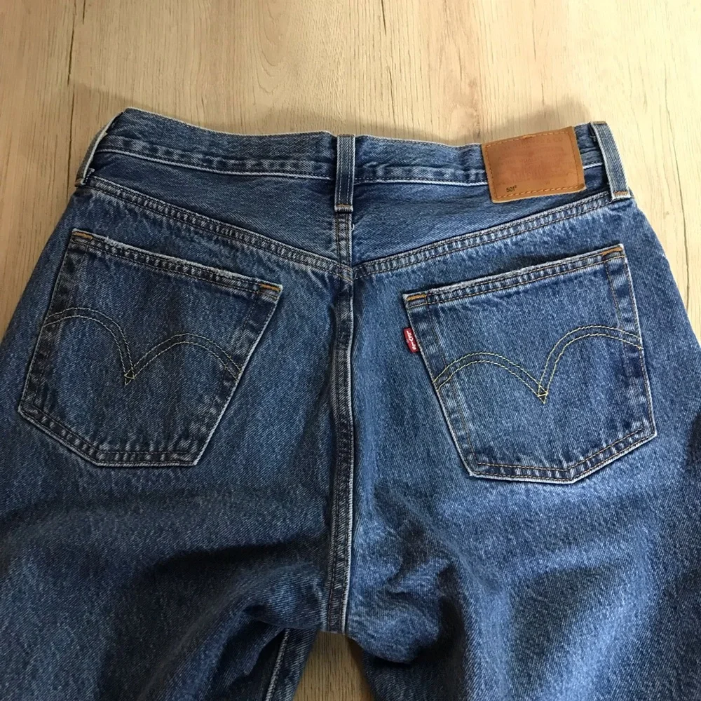 Levi’s Premium 501 Original fit Straight leg High rise Button Fly Jeans Size29 - Picture 10 of 15